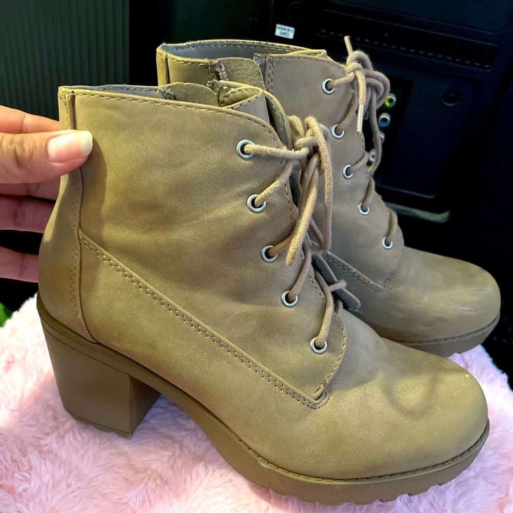 Kids boots